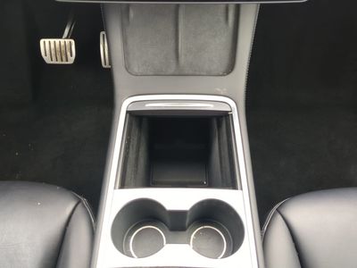 2022 Tesla Model Y - Photo 22
