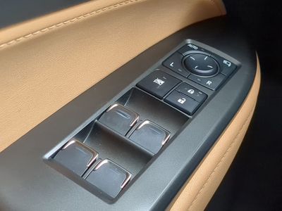2025 Lexus NX - Photo 28