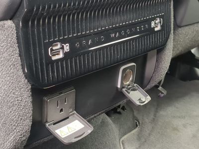 2023 Jeep Grand Wagoneer - Photo 18