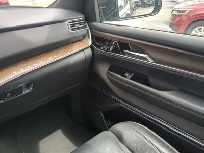 2023 Jeep Grand Wagoneer - Photo 21