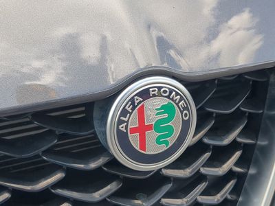 2024 Alfa Romeo Giulia - Photo 13