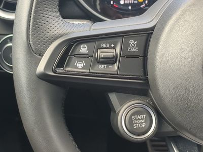 2024 Alfa Romeo Giulia - Photo 29