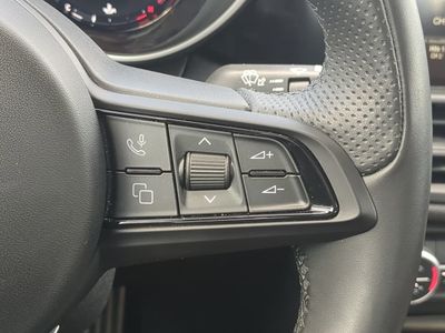 2024 Alfa Romeo Giulia - Photo 30