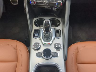 2024 Alfa Romeo Giulia - Photo 20