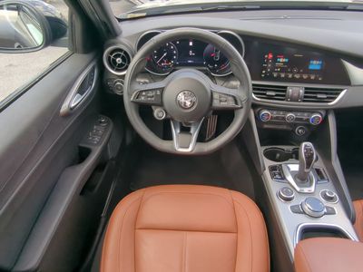 2024 Alfa Romeo Giulia - Photo 17