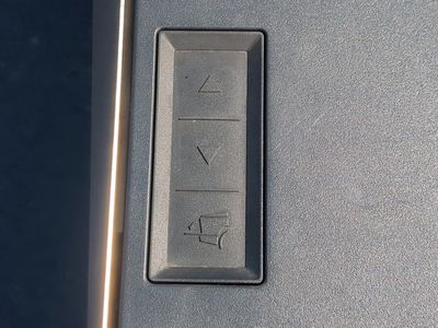 2024 Tesla Cybertruck - Photo 13