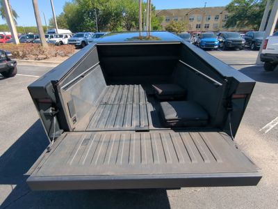 2024 Tesla Cybertruck - Photo 12