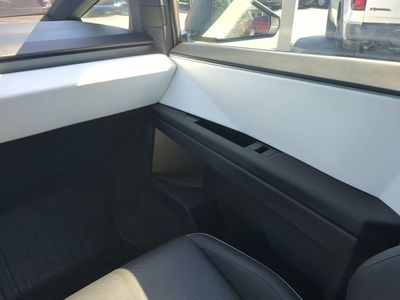 2024 Tesla Cybertruck - Photo 18