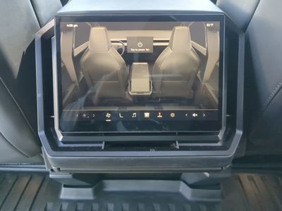 2024 Tesla Cybertruck - Photo 15