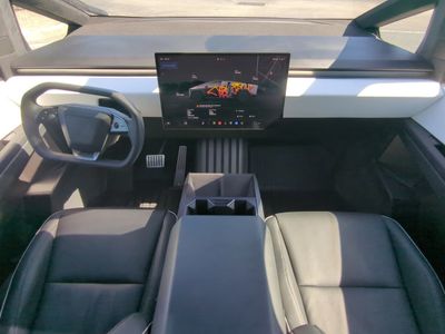 2024 Tesla Cybertruck - Photo 16
