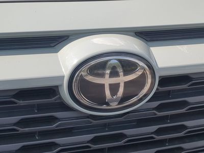 2021 Toyota RAV4 - Photo 13