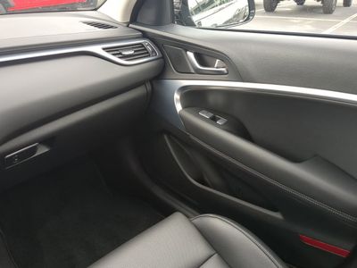 2023 Genesis G70 - Photo 17