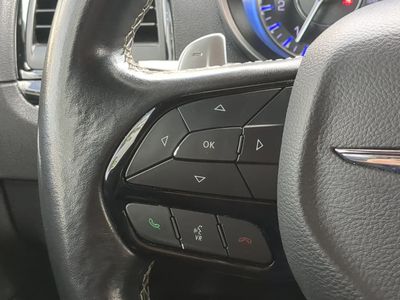 2021 Chrysler 300 — photo 29 view