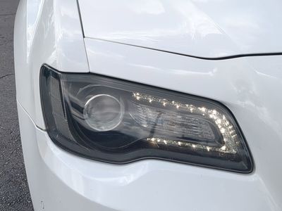 2021 Chrysler 300 — photo 10 view