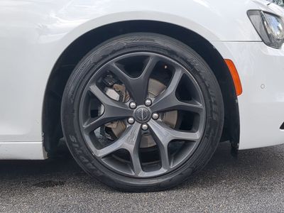 2021 Chrysler 300 — photo 11 view