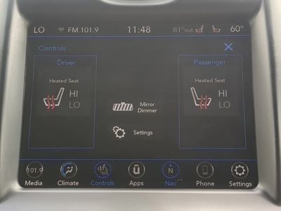 2021 Chrysler 300 — photo 26 view