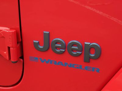 2025 Jeep Wrangler - Photo 13