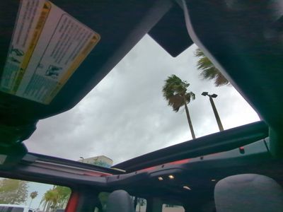 2025 Jeep Wrangler - Photo 17