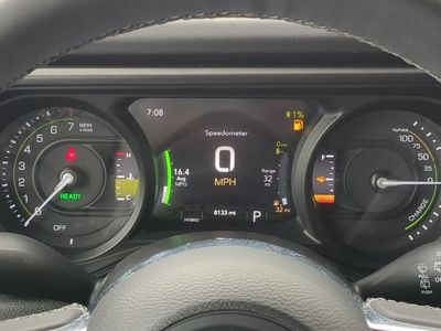 2025 Jeep Wrangler - Photo 27
