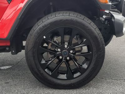 2025 Jeep Wrangler - Photo 11