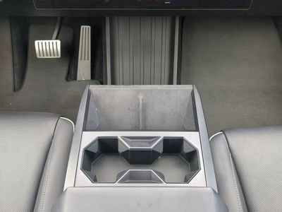2024 Tesla Cybertruck - Photo 19
