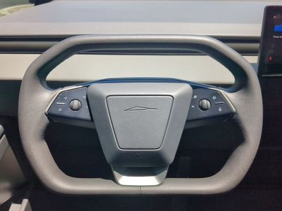2024 Tesla Cybertruck - Photo 29