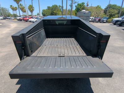 2024 Tesla Cybertruck - Photo 12