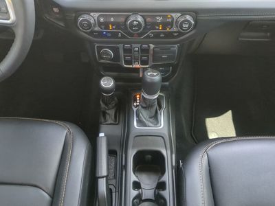 2024 Jeep Wrangler - Photo 20