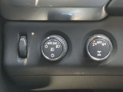 2017 Chevrolet Suburban - Photo 30
