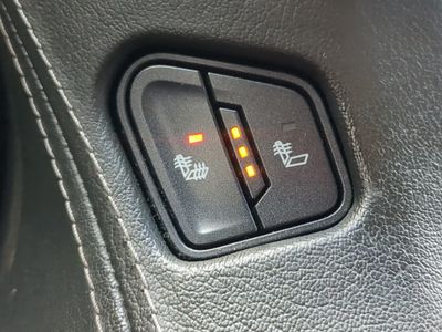 2017 Chevrolet Suburban - Photo 29