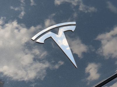2024 Tesla Model 3 - Photo 13