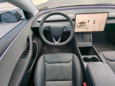2024 Tesla Model 3 - Photo 17