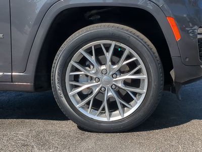 2022 Jeep Grand Cherokee - Photo 11