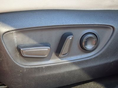 2024 Toyota RAV4 - Photo 23