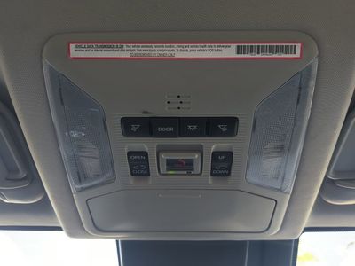 2024 Toyota RAV4 - Photo 25