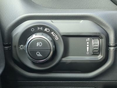 2026 Jeep Gladiator - Photo 25