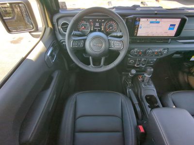 2026 Jeep Gladiator - Photo 17
