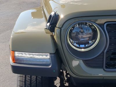 2026 Jeep Gladiator - Photo 10