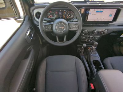 2026 Jeep Wrangler - Photo 17