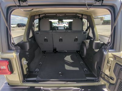 2026 Jeep Wrangler - Photo 14