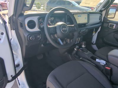 2026 Jeep Wrangler - Photo 16