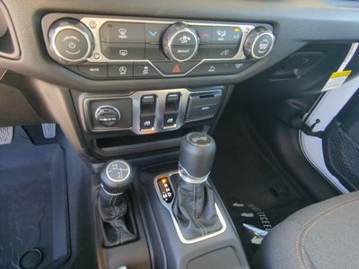 2026 Jeep Wrangler - Photo 20