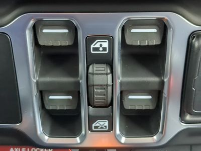 2026 Jeep Wrangler — photo 24 view
