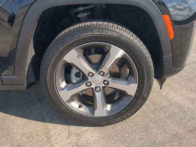 2026 Jeep Grand Cherokee — photo 11 view