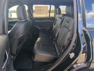 2026 Jeep Grand Cherokee — photo 16 view