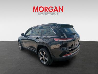 2026 Jeep Grand Cherokee — engine compartment view