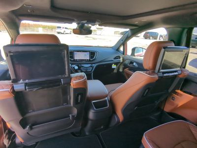 2026 Chrysler Pacifica — photo 19 view