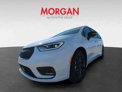 2026 Chrysler Pacifica — photo 9 view