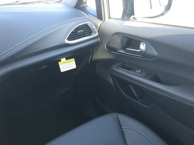 2026 Chrysler Pacifica — photo 21 view