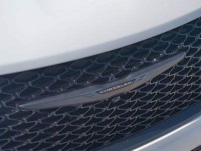 2026 Chrysler Pacifica — photo 13 view
